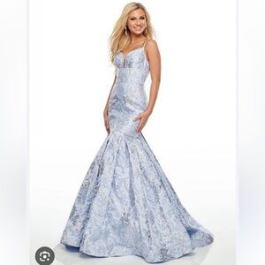 Light Blue Brocade Mermaid Gown | Prom / Formal | Size 12 (Fits 10) | Worn Once